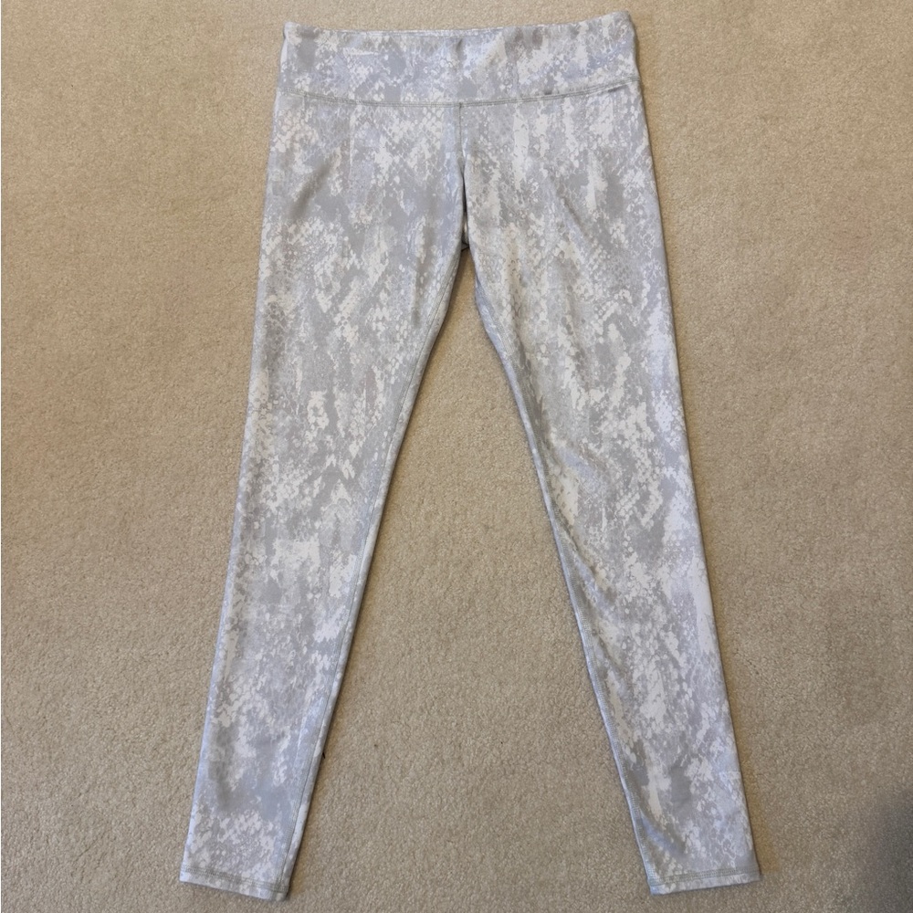 Alo Gray Workout / Yoga 7/8 Leggings Snake Print - Size Medium - Picture 2 of 5